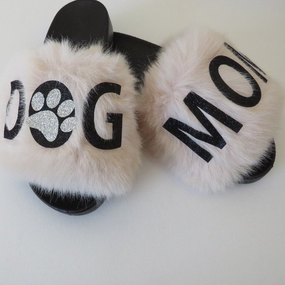 DOG MOM furry slippers - Picture 2 of 8